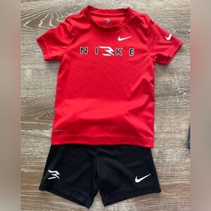 Nike Boys Shirt/Short Set size 4T